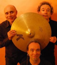 Les Jeudis du Jazzpanazz : Frédéric Monzo Trio. Le jeudi 15 décembre 2011 à Nîmes. Gard. 